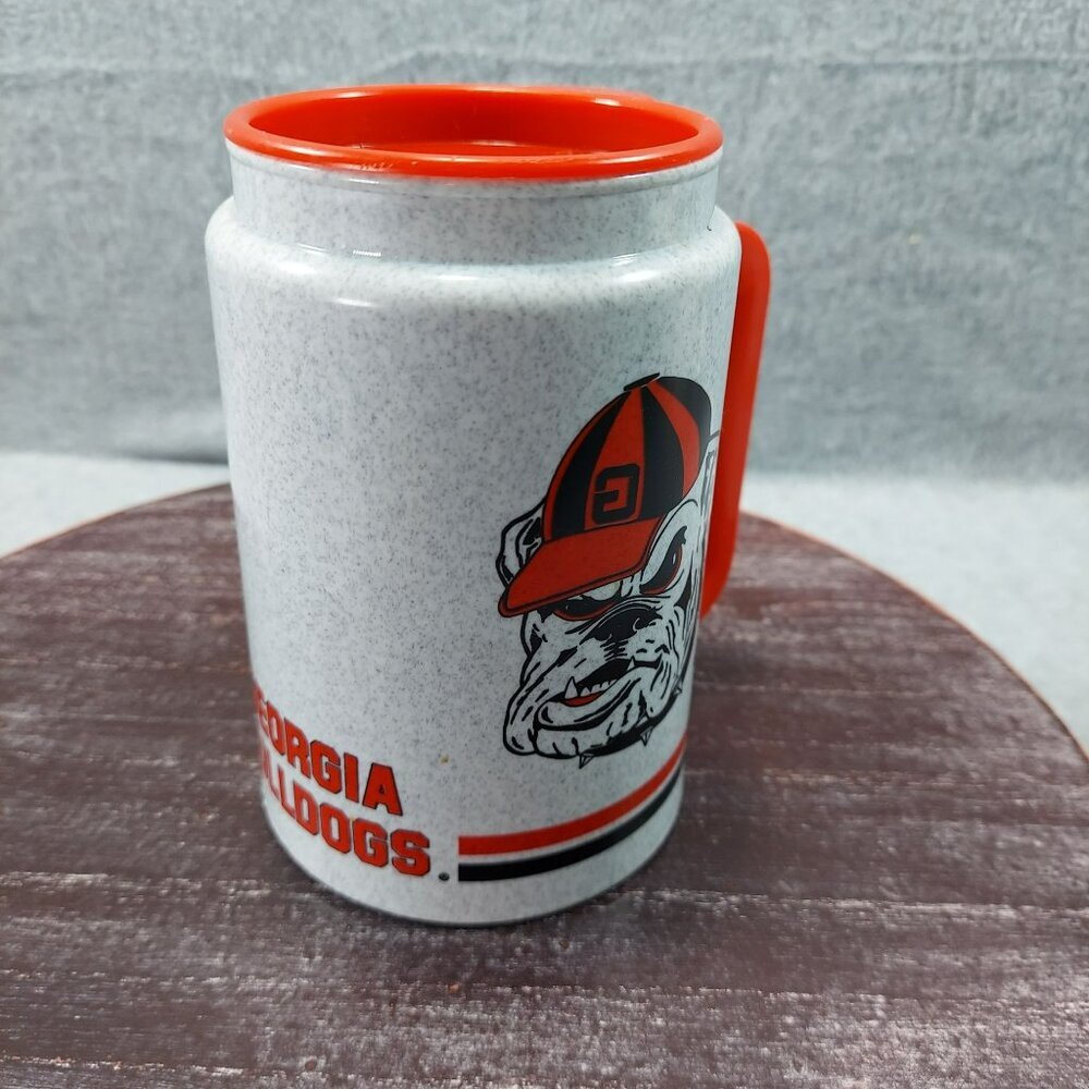 Georgia Bulldogs Vintage Plastic Mug With Handle & Team Logo Design Whirley  USA - Picture 2 of 7